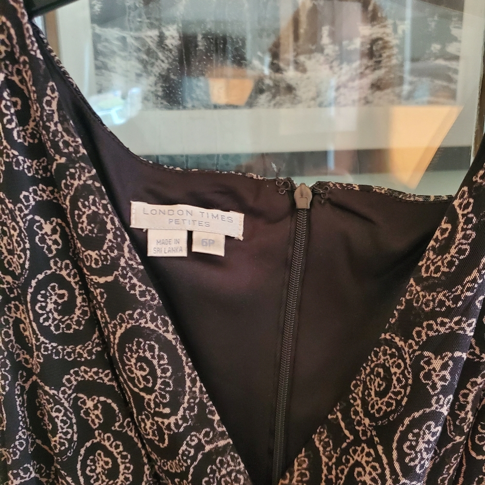 Dress - Picture 3 of 5